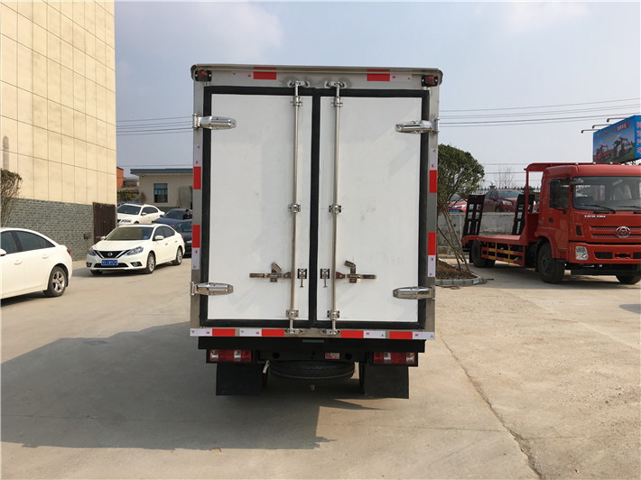 長安后四輪（3米）冷藏車