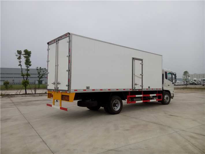 東風(fēng)天錦（7.6米）冷藏車