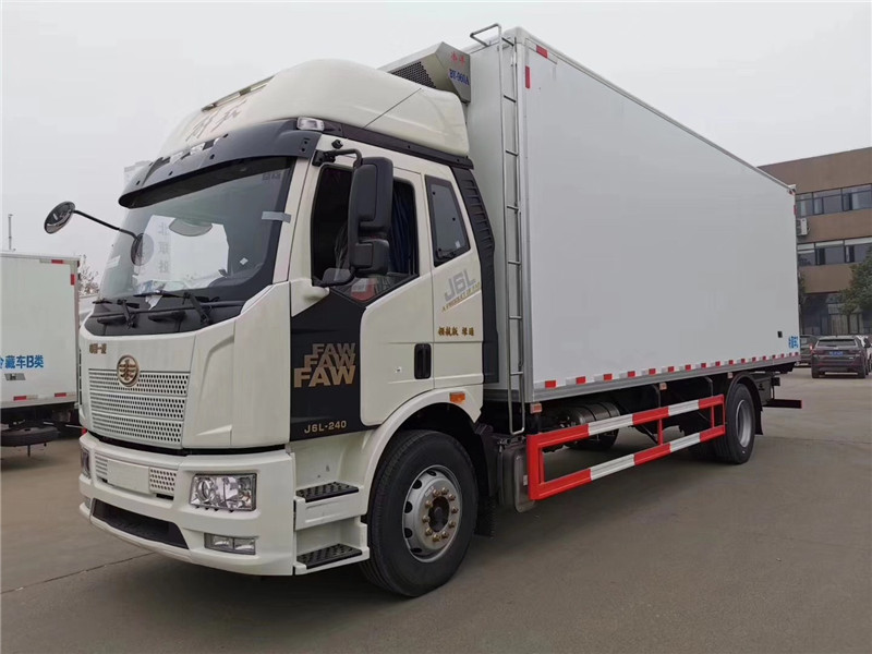 （國六）解放J6L高頂雙臥6米8冷藏車