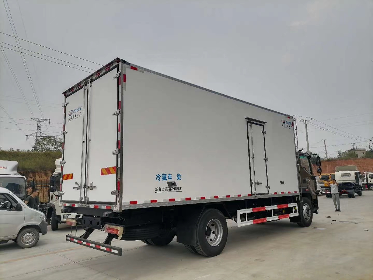 （國六）福田奧鈴6米8冷藏車