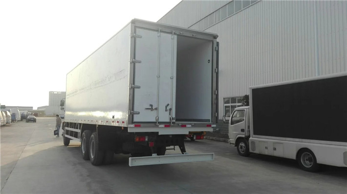 五十鈴（9.3米）冷藏車