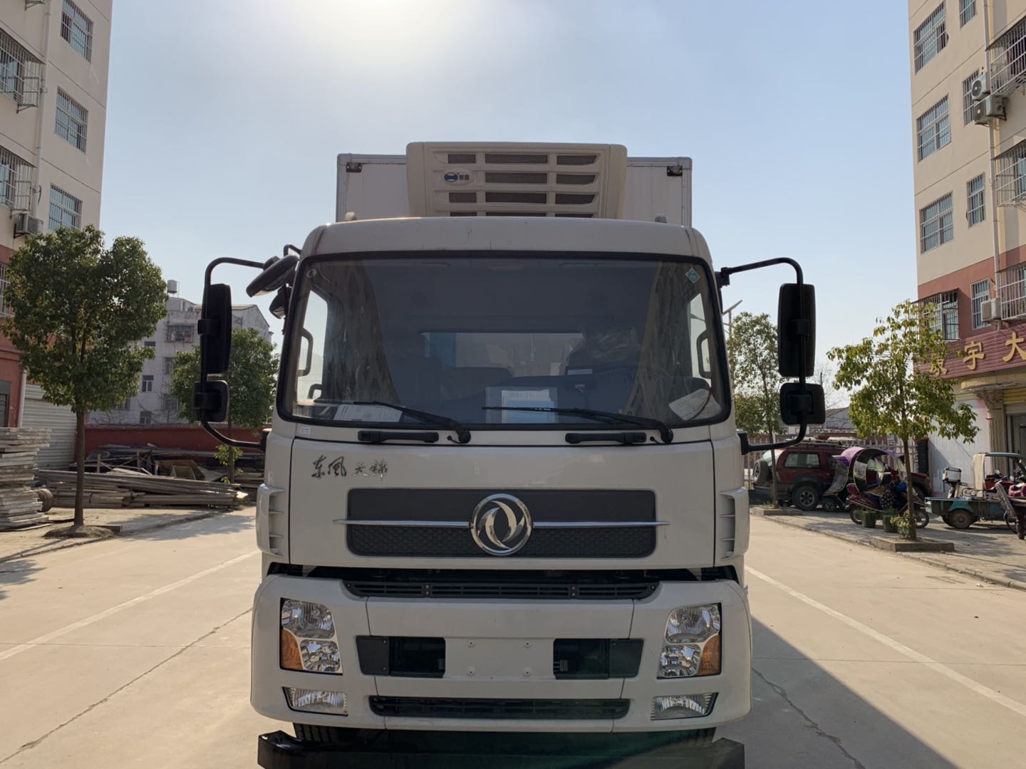 東風天錦（8.6米）冷藏車