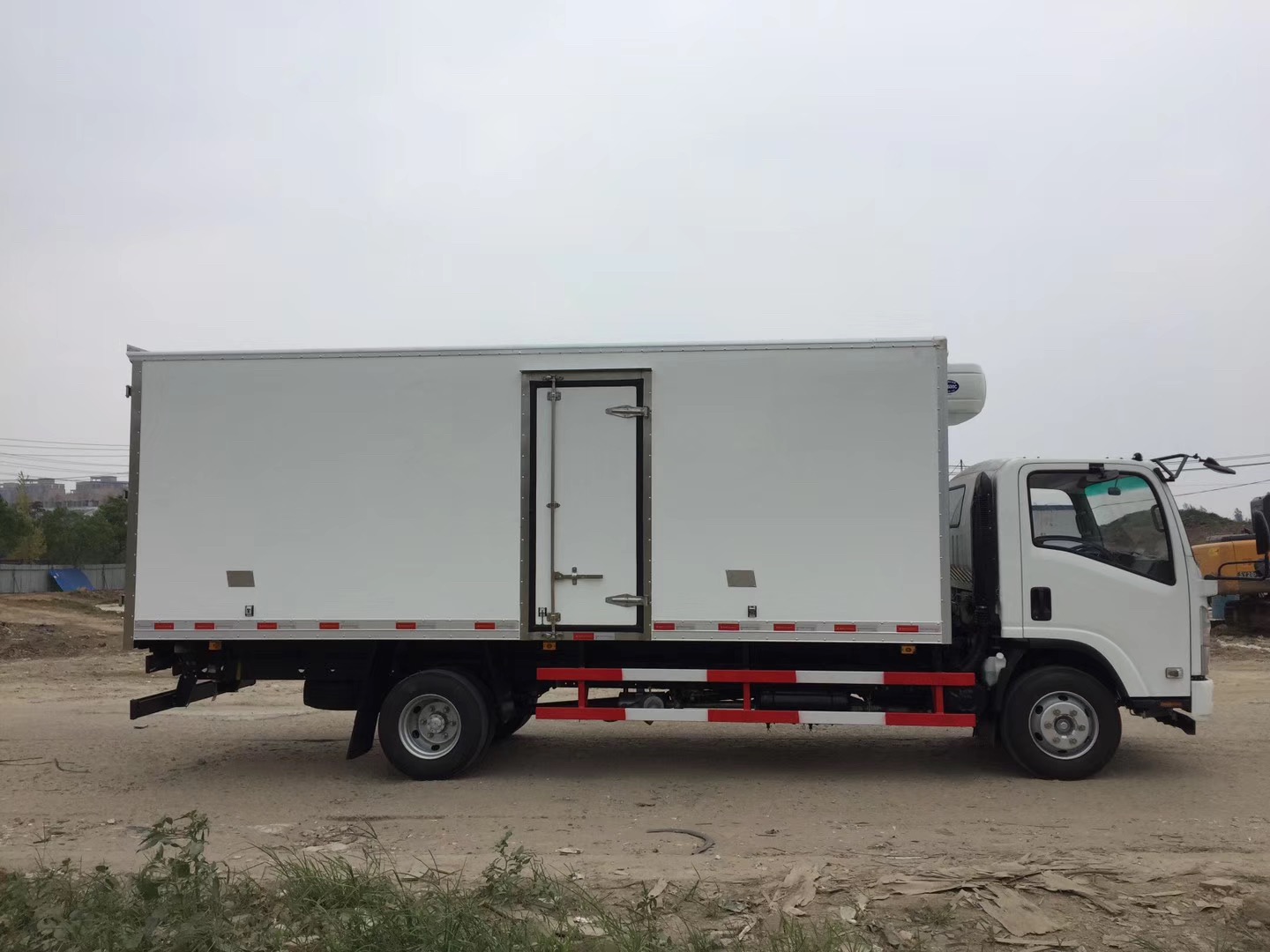 五十鈴（5.9米）冷藏車