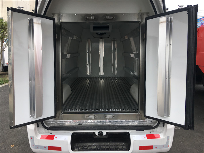 福田G7面包冷藏車