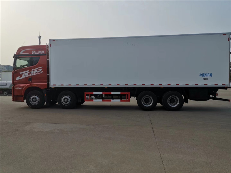 解放JH6前四后八9.6米冷藏車