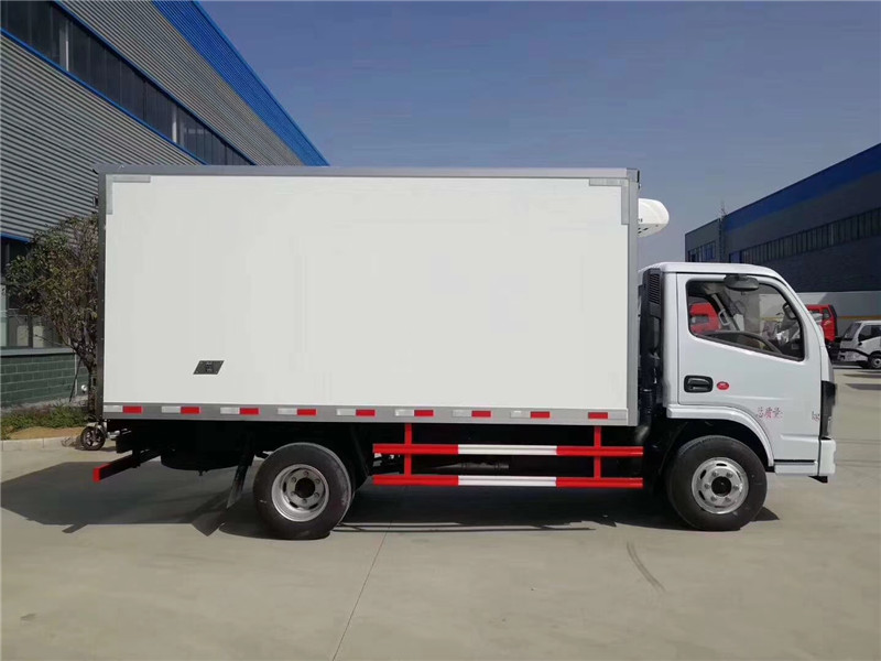 東風多利卡4.2米冷藏車