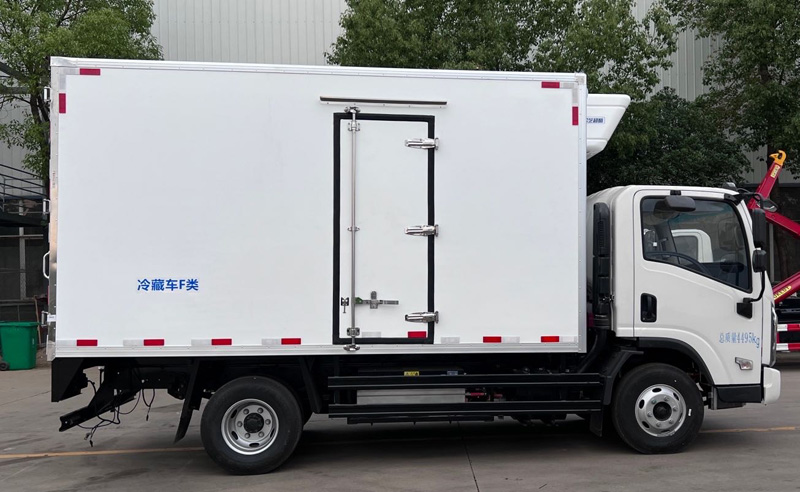 新能源吉利綠牌（4.2米）冷藏車